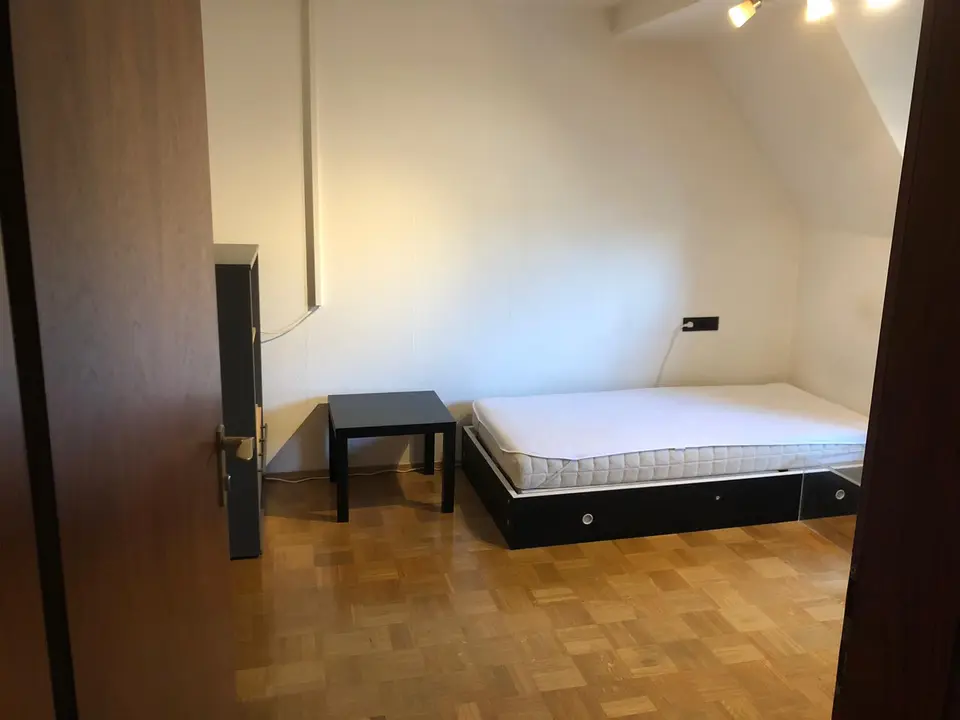 WG-Zimmer mit 20 m² in Nürtingen – Bild 2