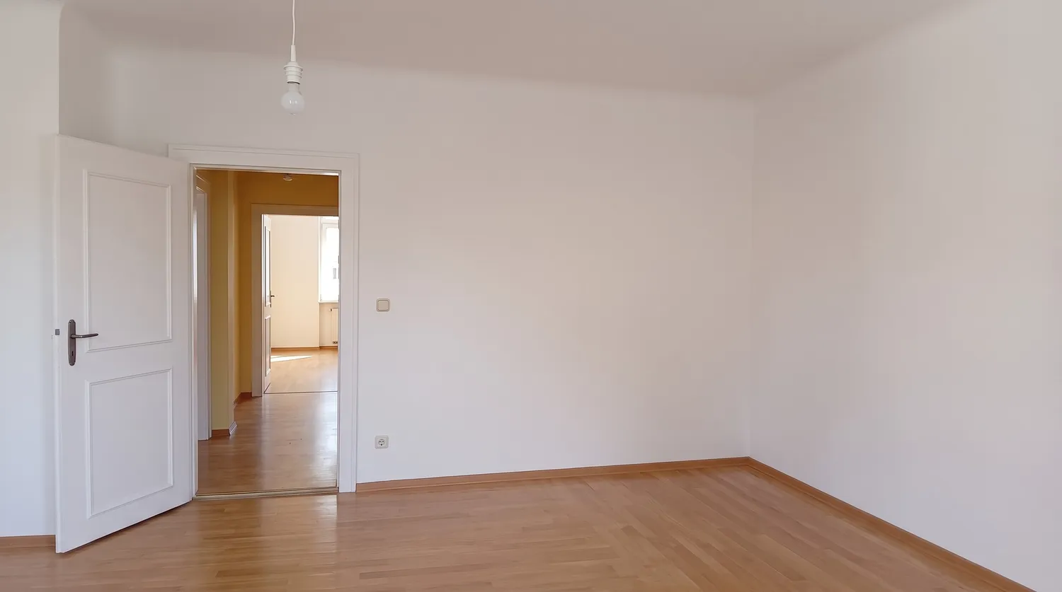 5 Zimmer Wohnung mit 123 m² in Berlin – Bild 2
