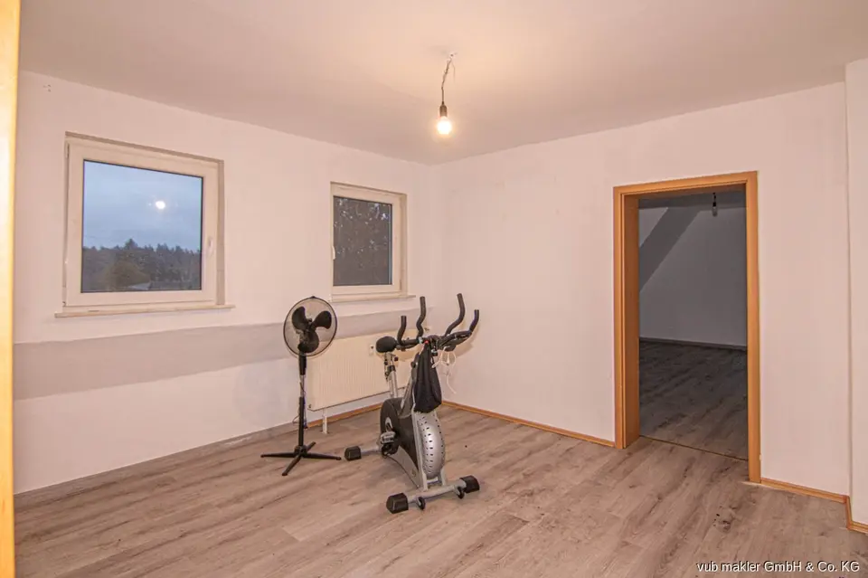 5 Zimmer Wohnung mit 117 m² in Hof – Bild 6