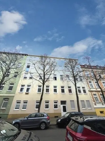4 Zimmer Wohnung mit 105 m² in Halle (Saale) – Bild 1