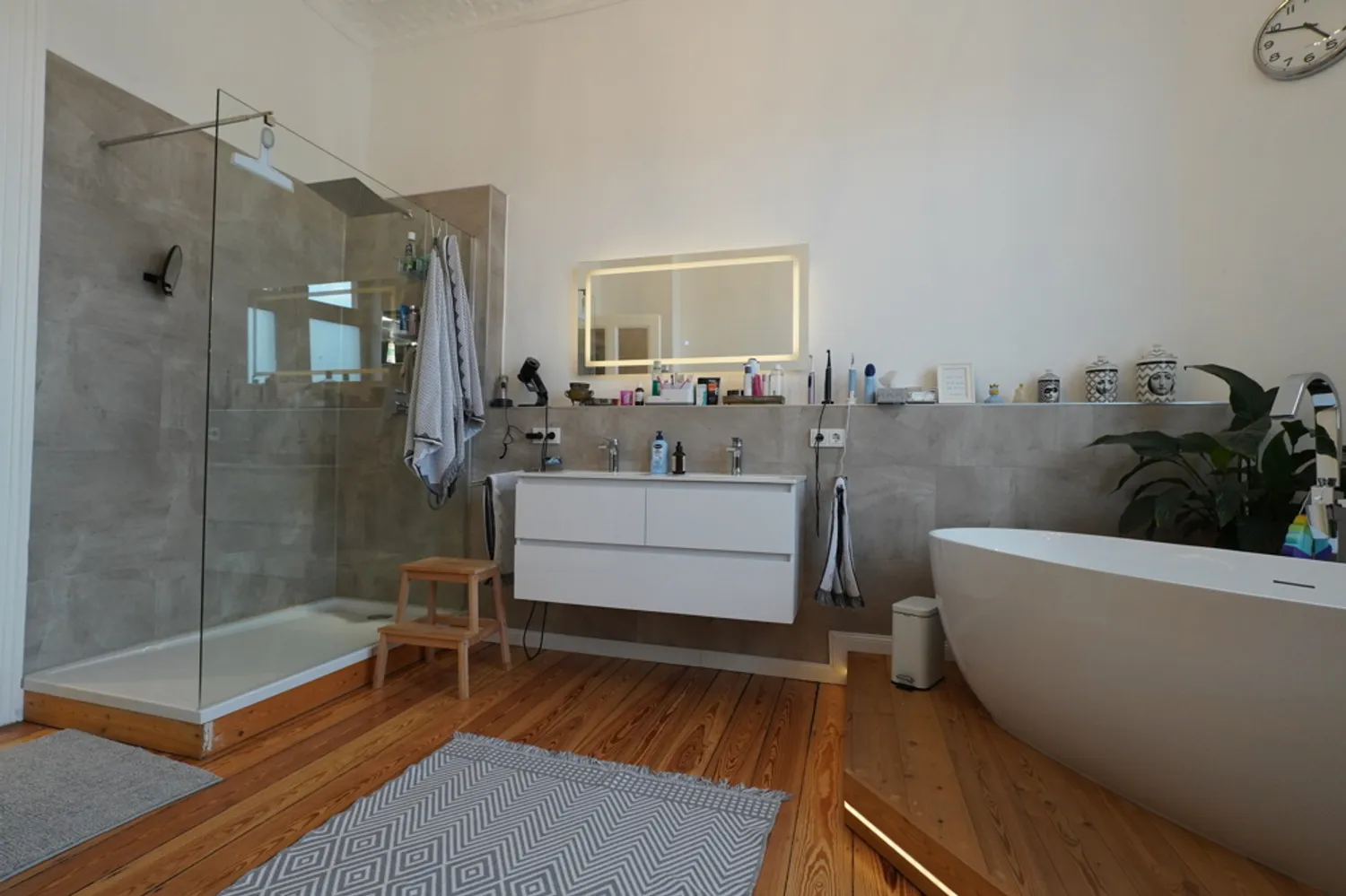 6 Zimmer Wohnung mit 225 m² in Wiesbaden – Bild 7