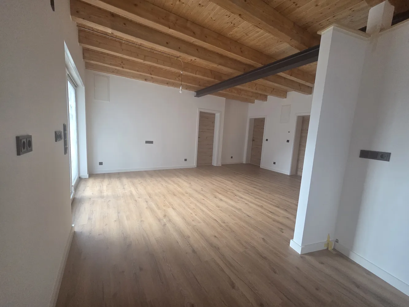 4 Zimmer Wohnung mit 90 m² in Güstrow – Bild 1