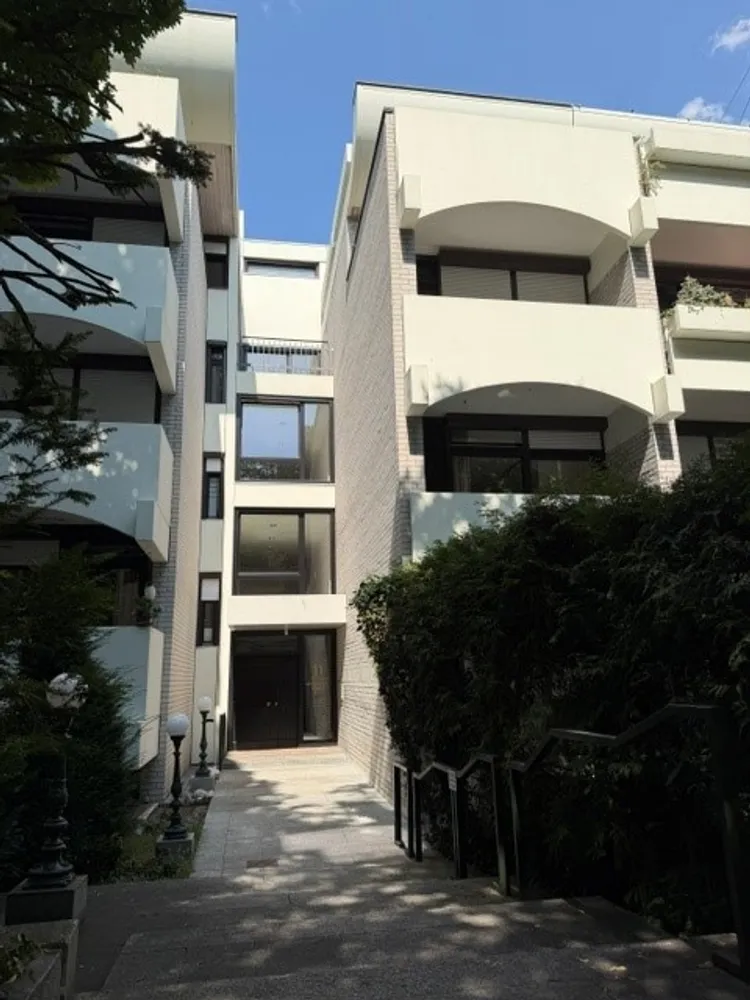 3 Zimmer Wohnung mit 152 m² in München – Bild 1