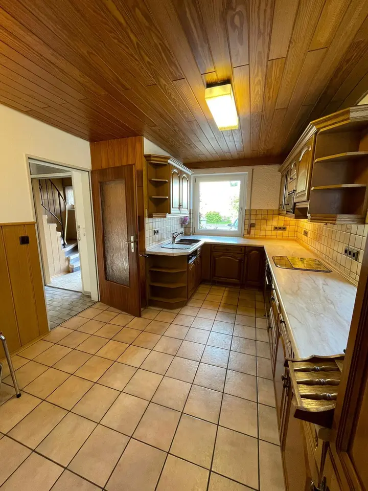 9 Zimmer Haus mit 249 m² in Metzingen – Bild 9