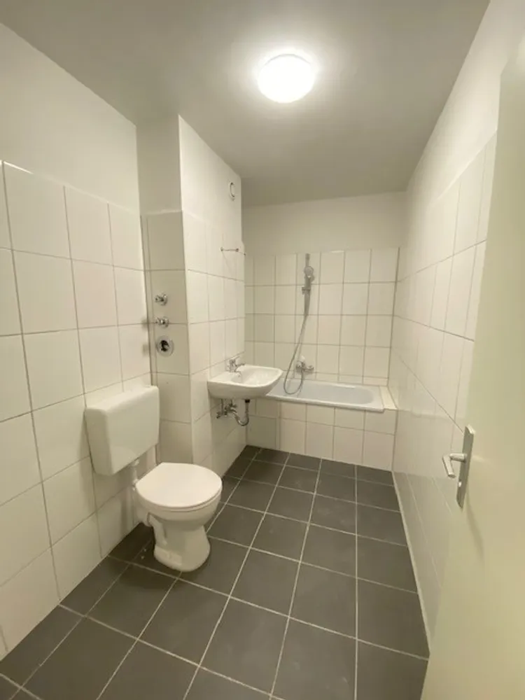 2 Zimmer Wohnung mit 74 m² in Essen – Bild 2