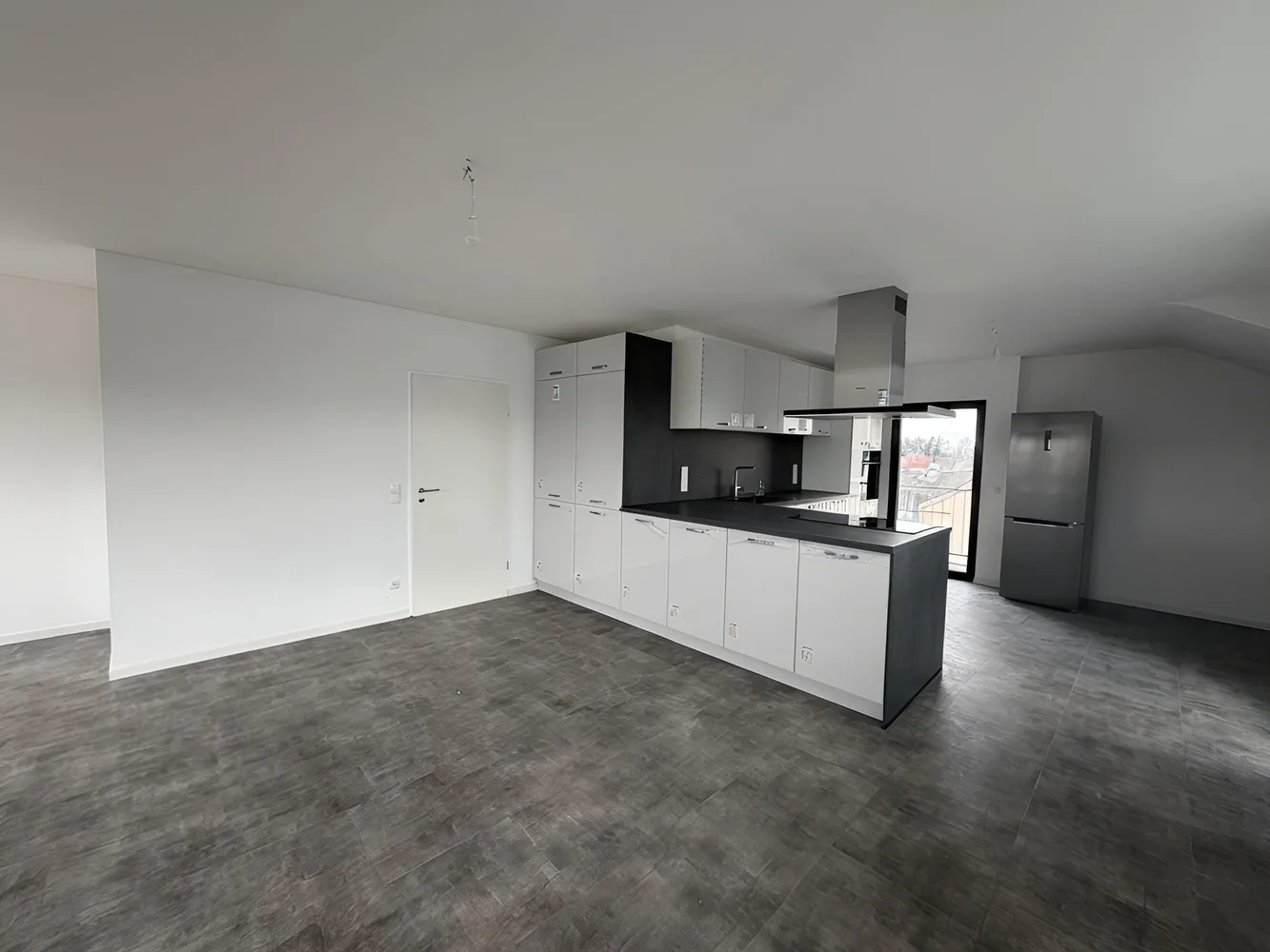 2 Zimmer Wohnung mit 102 m² in Sankt Augustin – Bild 2