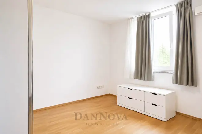 4 Zimmer Wohnung mit 98 m² in Frankfurt am Main – Bild 3