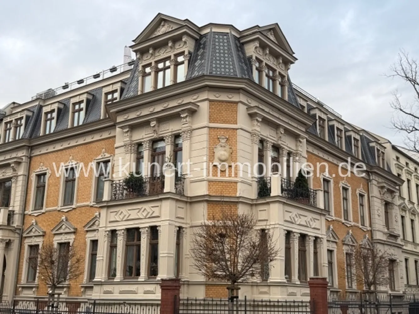 4 Zimmer Wohnung mit 161 m² in Halle (Saale) – Bild 1