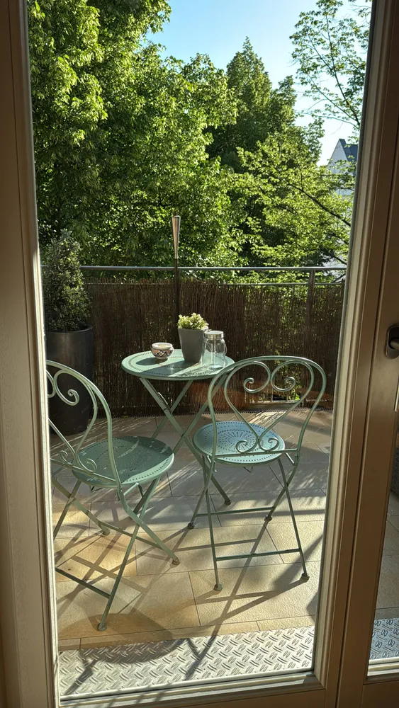 4 room apartment with 130 m² in Frankfurt am Main – Photo 1