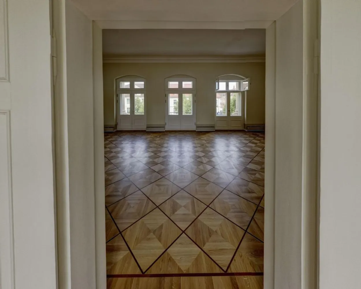 7 Zimmer Wohnung mit 390 m² in Potsdam – Bild 12