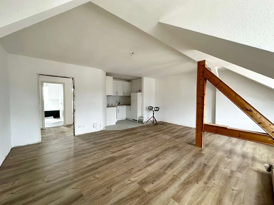 5 Zimmer Wohnung mit 142 m² in Chemnitz – Bild 2