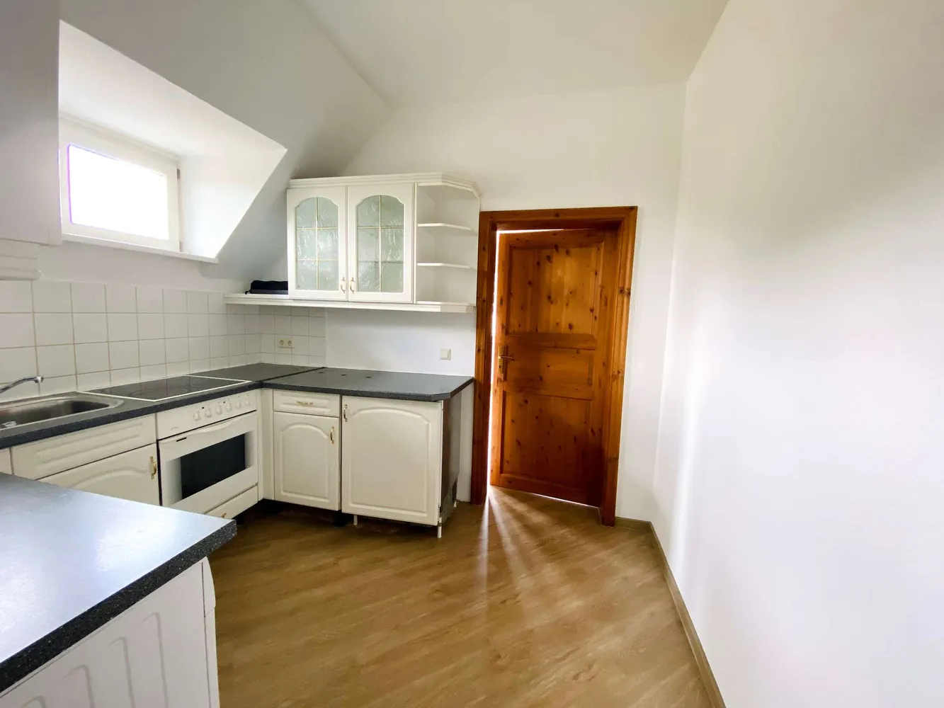 2 Zimmer Wohnung mit 65 m² in Sonneberg – Bild 3