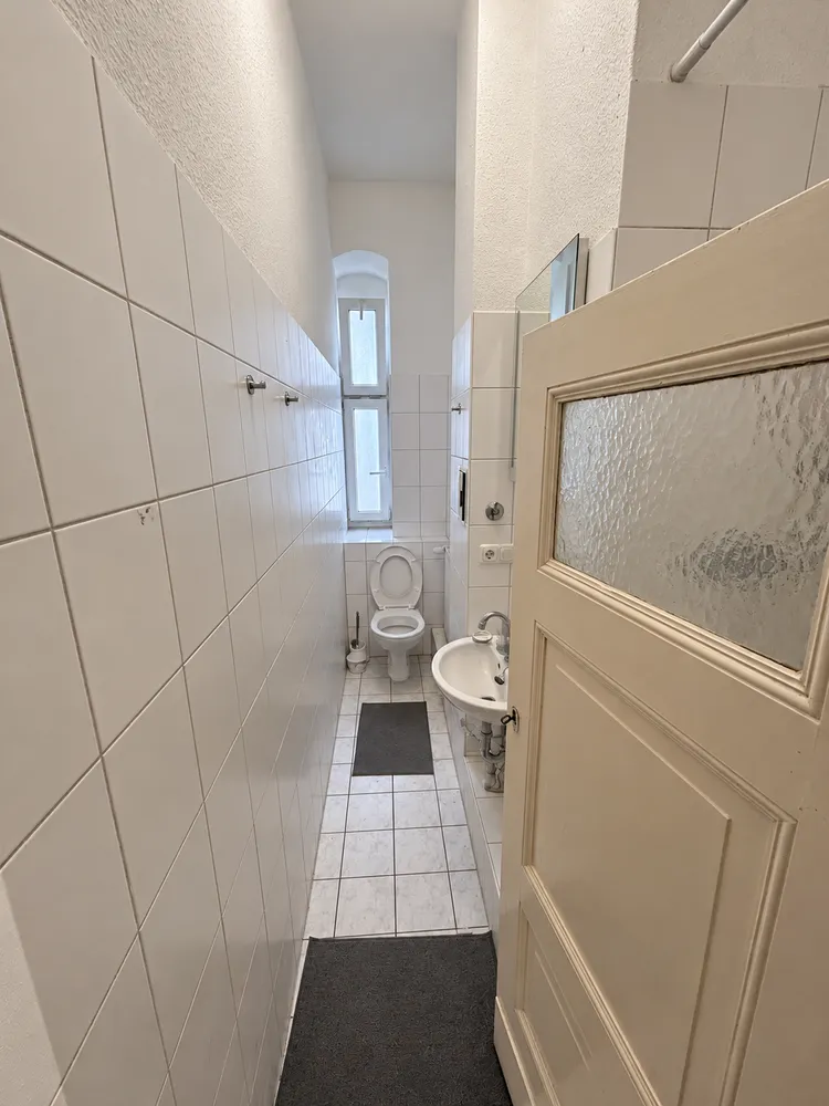 2 room apartment with 70 m² in Berlin – Photo 2