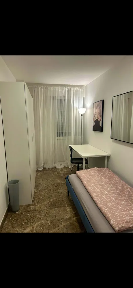 Shared room with 10 m² in Munich – Photo 2