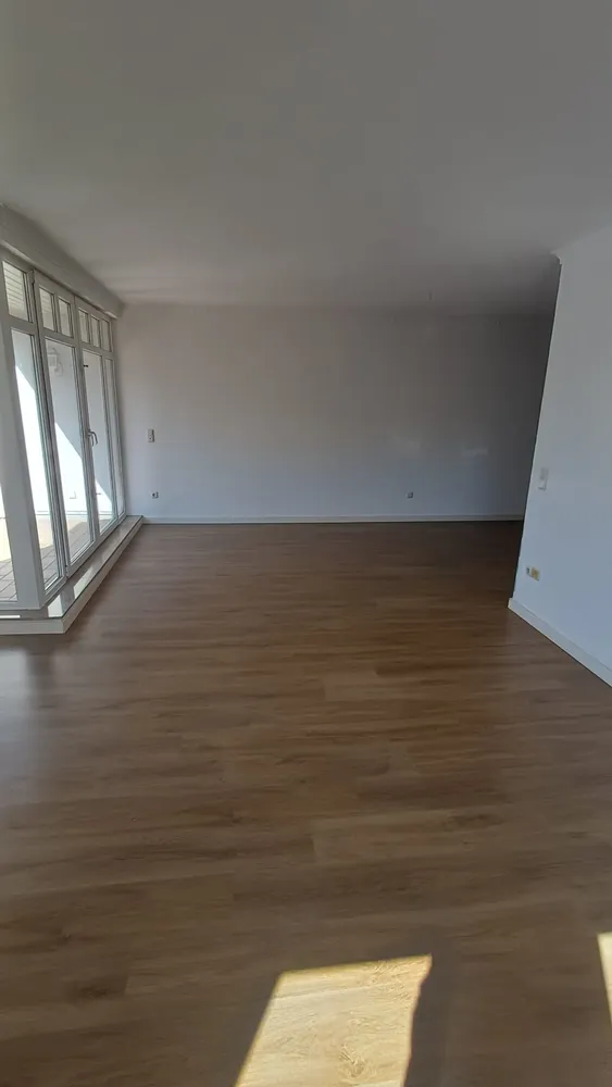 4 Zimmer Wohnung mit 120 m² in Langenhagen – Bild 2