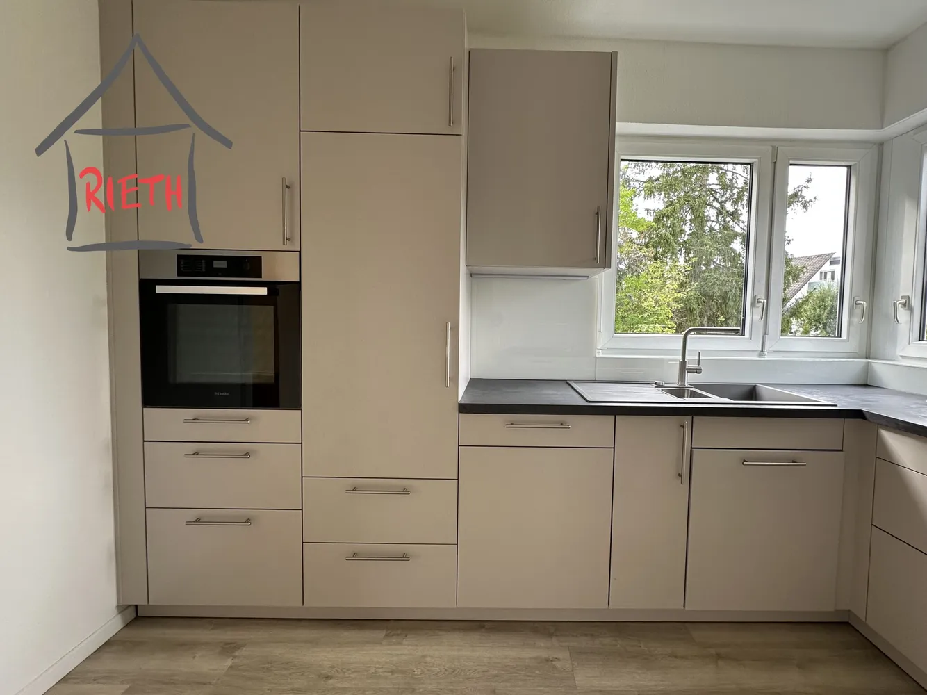 7 room apartment with 210 m² in Stuttgart – Photo 4