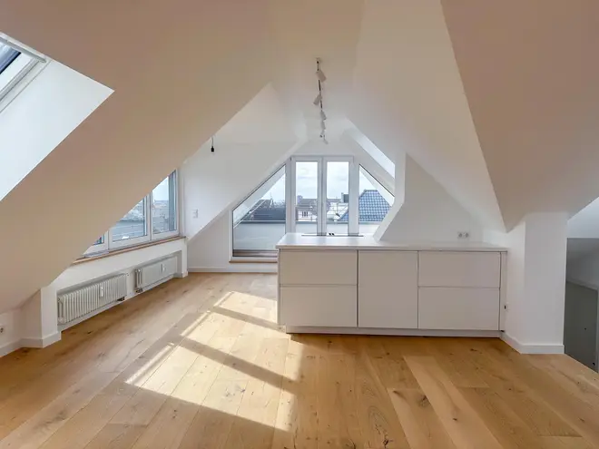 2 Zimmer Wohnung mit 82 m² in Frankfurt am Main – Bild 1