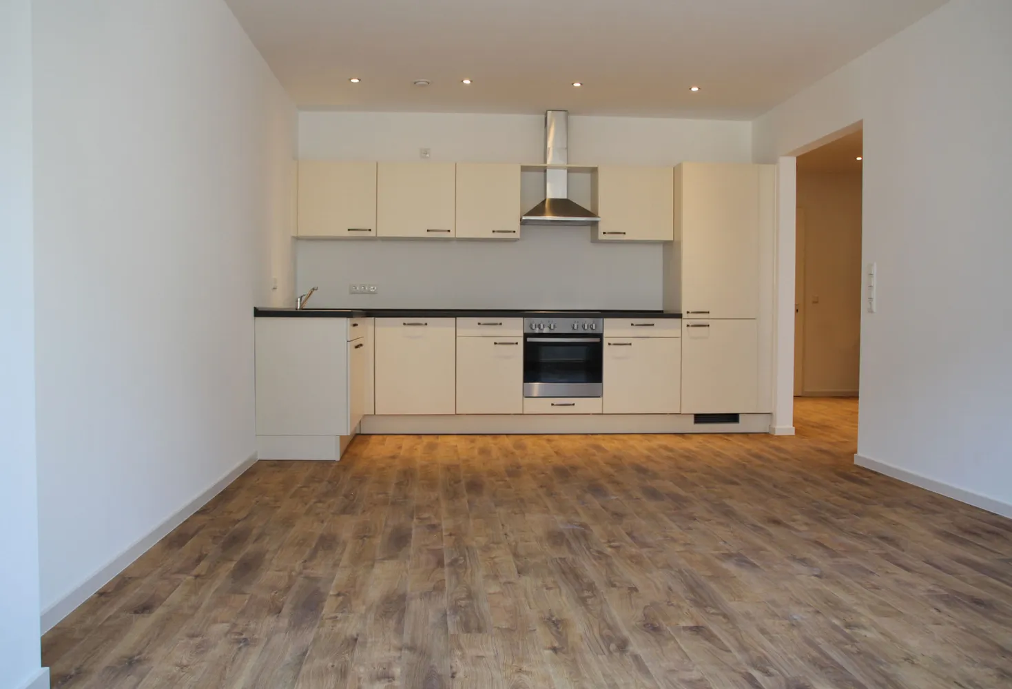 2 room apartment with 70 m² in Wiesbaden – Photo 4