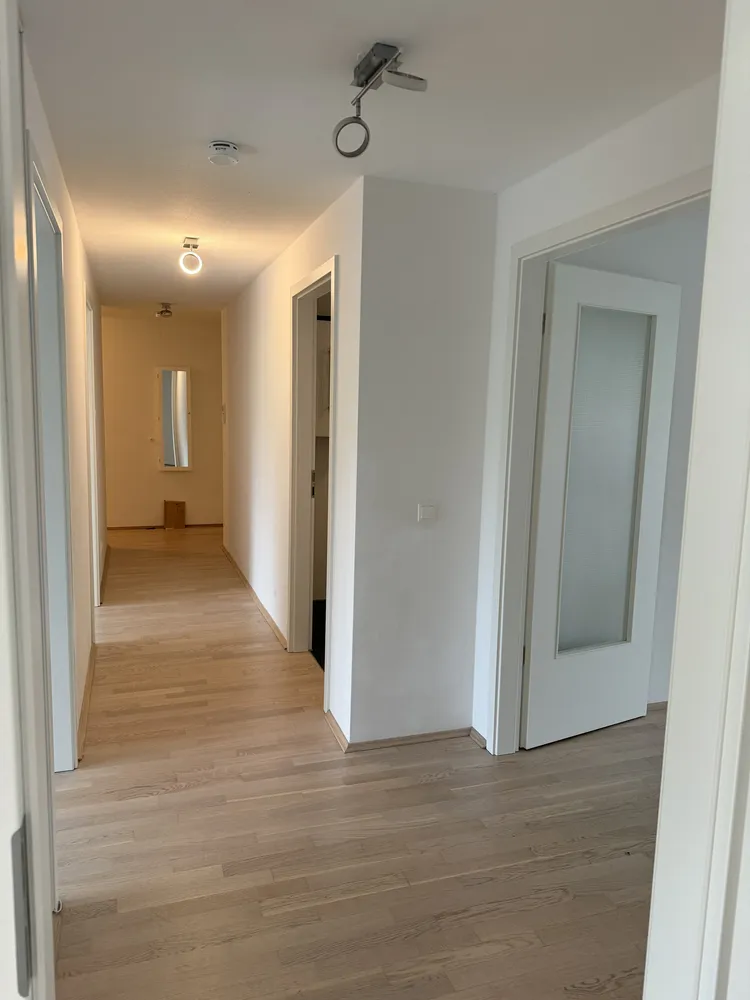 4 Zimmer Wohnung mit 108 m² in München – Bild 4