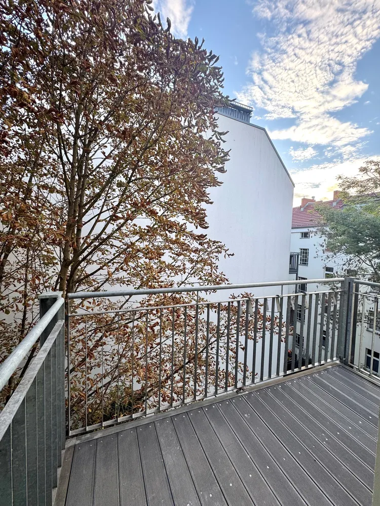 2 Zimmer Wohnung mit 81 m² in Berlin – Bild 4