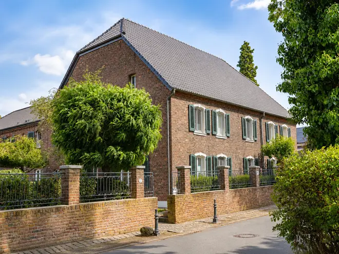 5 room house with 210 m² in Duisburg – Photo 2