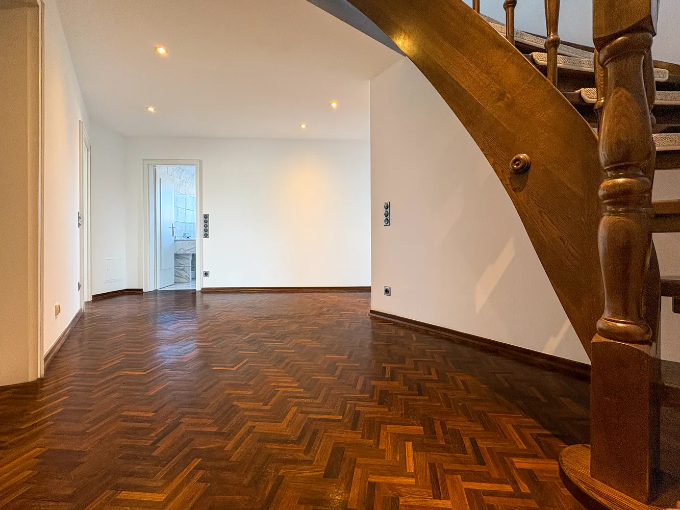 4 Zimmer Wohnung mit 130 m² in Würzburg – Bild 11