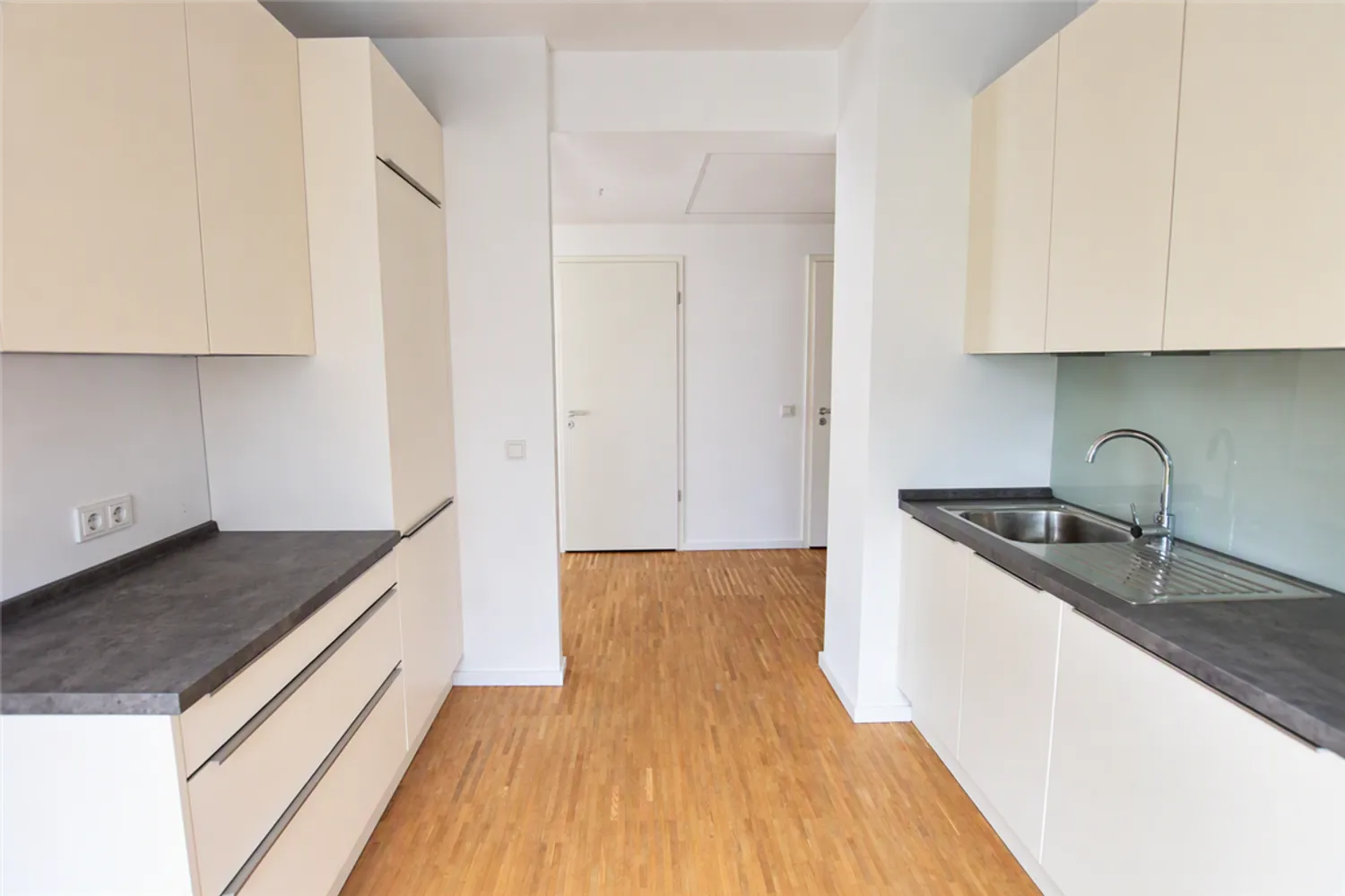 2 room apartment with 67 m² in Hanover – Photo 3
