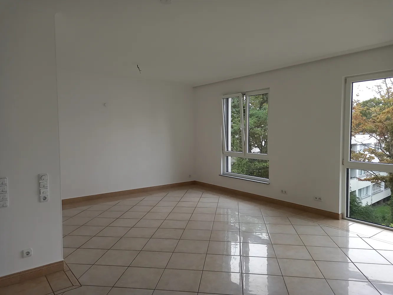 5 Zimmer Wohnung mit 208 m² in Wiesbaden – Bild 2