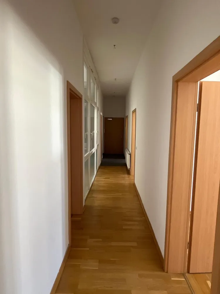 6 Zimmer Wohnung mit 141 m² in Wiesbaden – Bild 8