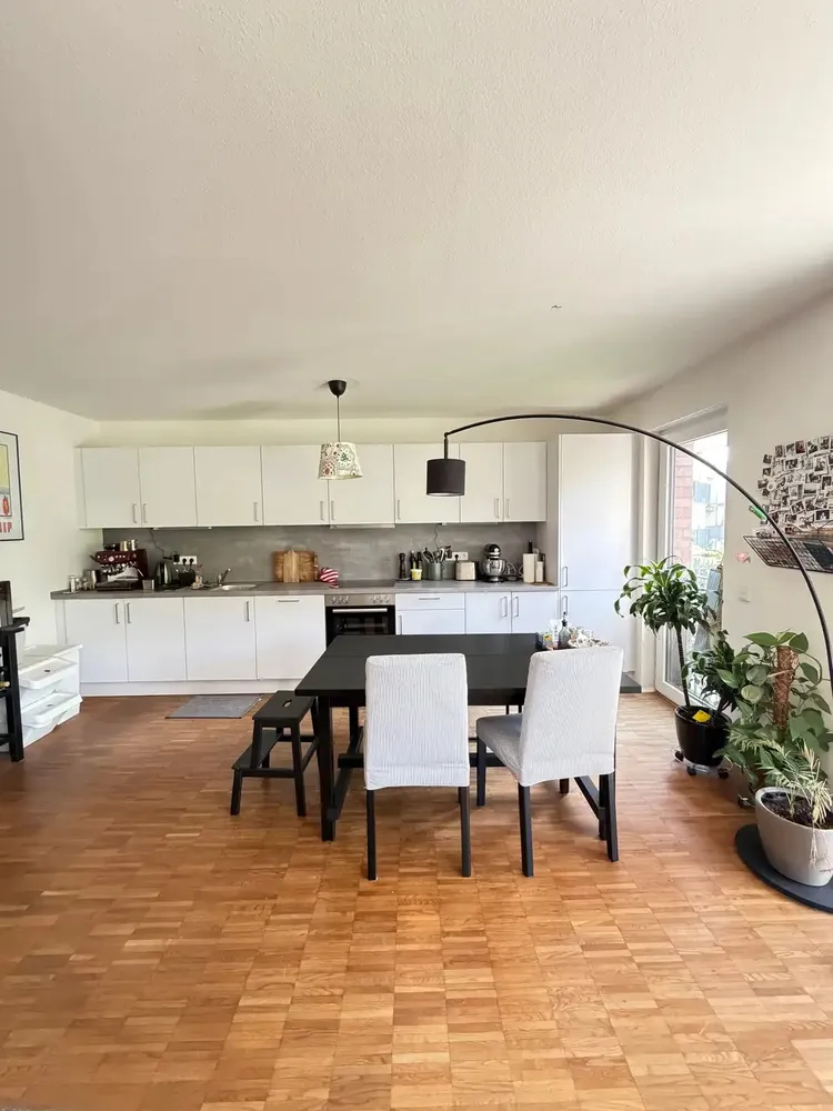 2 Zimmer Wohnung mit 82 m² in Düsseldorf – Bild 2