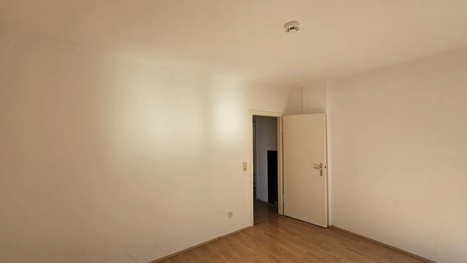 2 Zimmer Wohnung mit 65 m² in Wuppertal – Bild 2