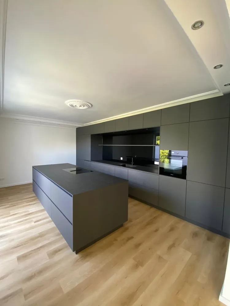 6 Zimmer Wohnung mit 233 m² in Mönchengladbach – Bild 1