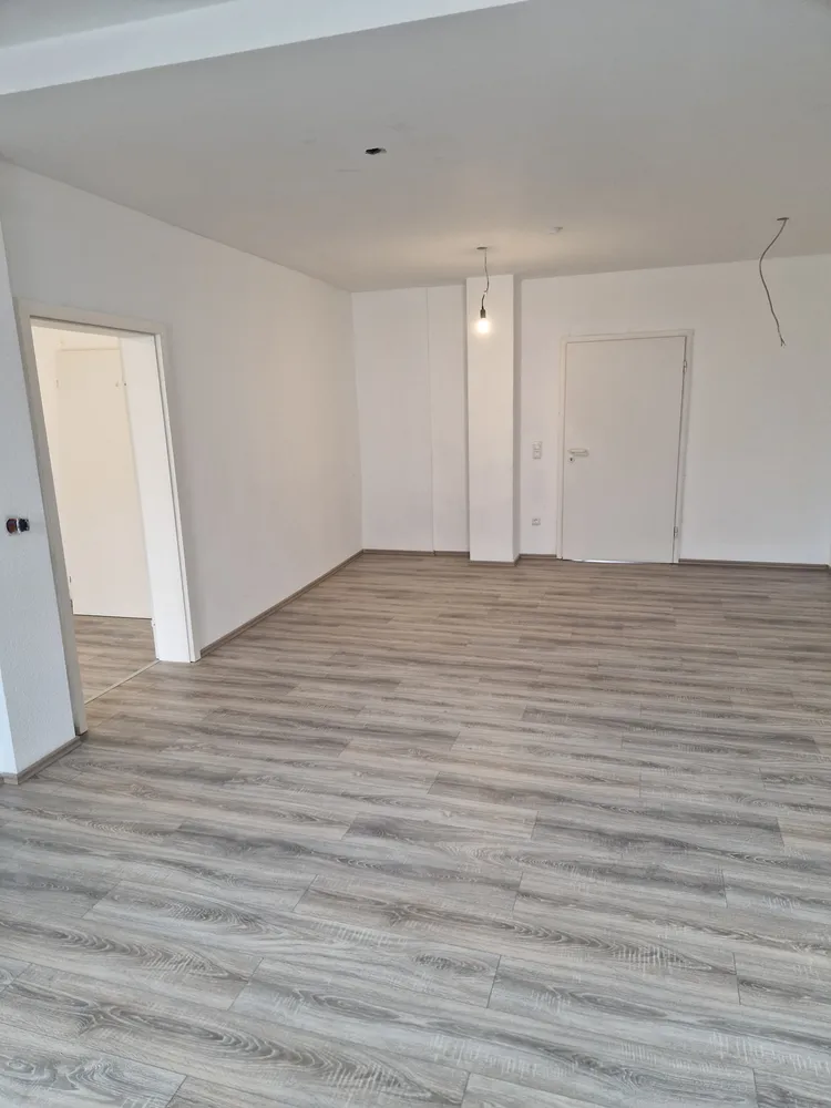 4 Zimmer Wohnung mit 165 m² in Hof – Bild 1