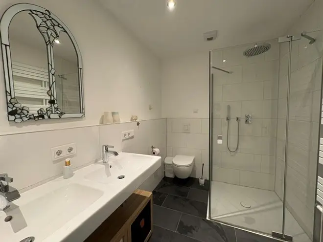 4 Zimmer Wohnung mit 151 m² in Dresden – Bild 7