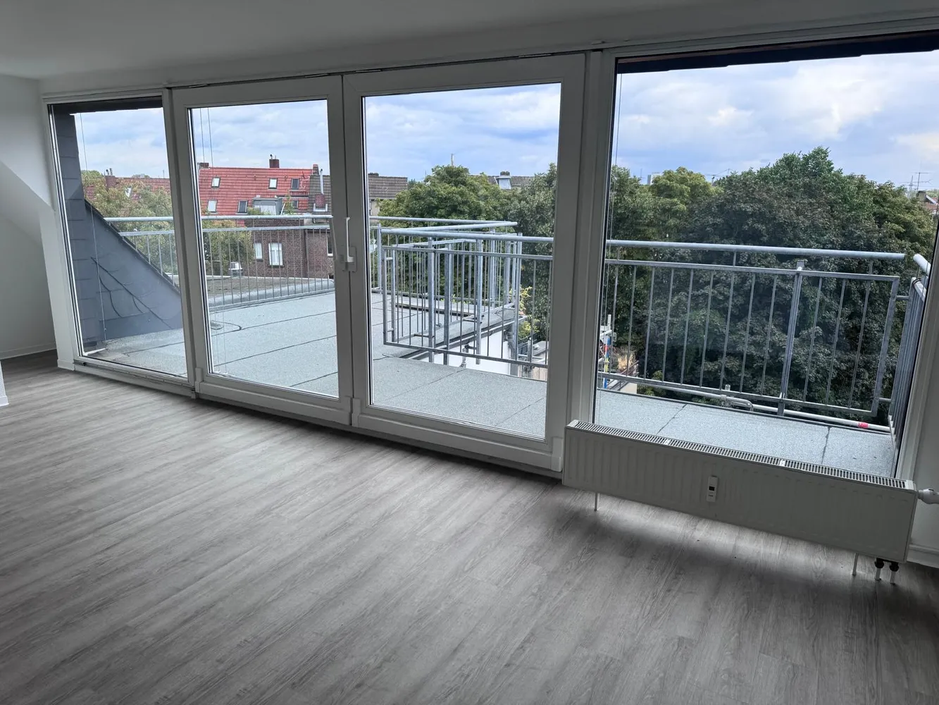 4 Zimmer Wohnung mit 140 m² in Köln – Bild 1
