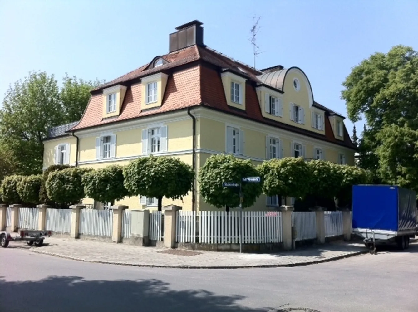 4 Zimmer Wohnung mit 135 m² in München – Bild 1