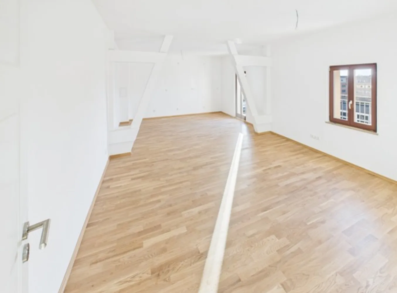 3 Zimmer Wohnung mit 100 m² in Halle (Saale) – Bild 2