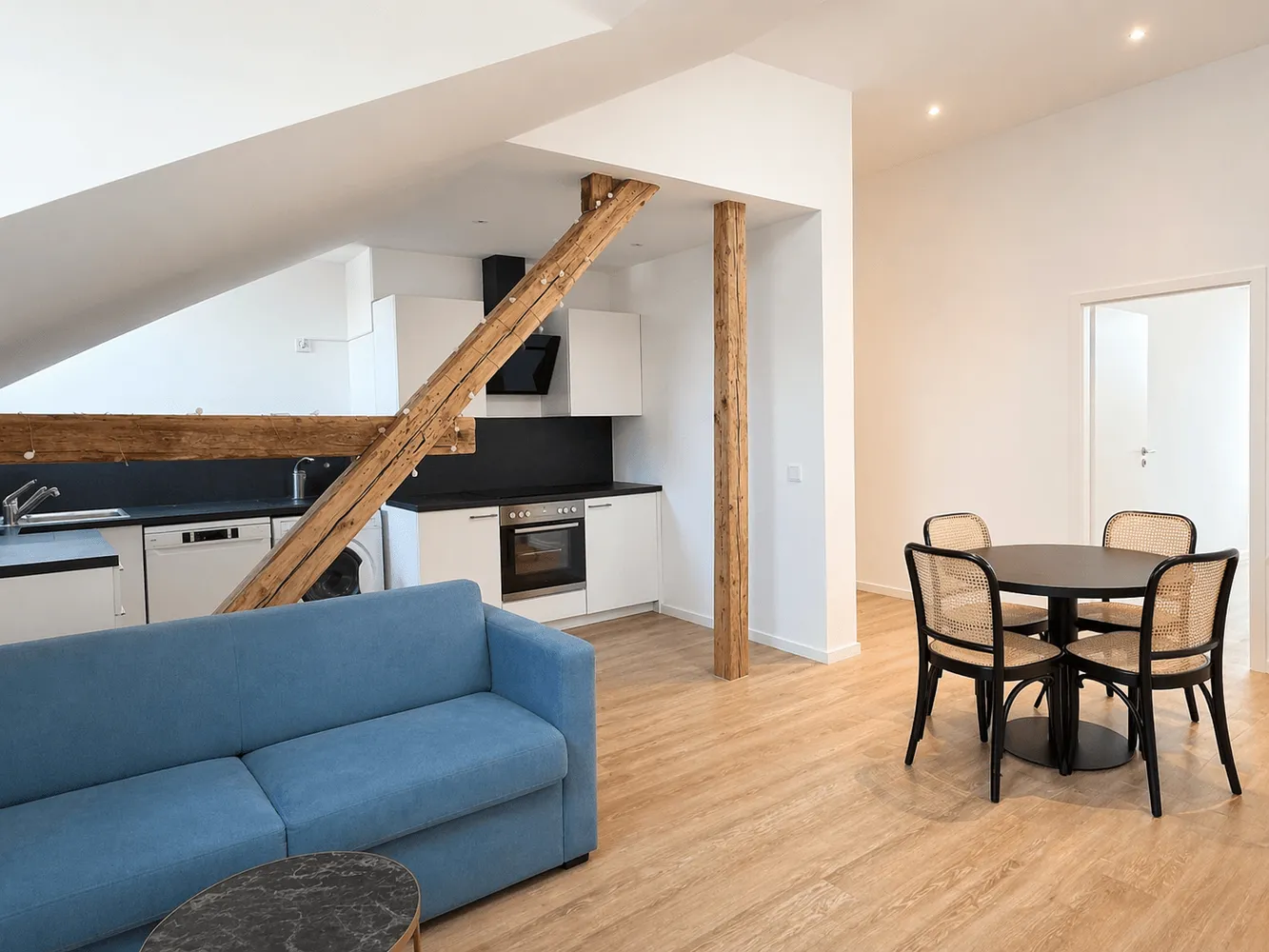 2 Zimmer Wohnung mit 59 m² in Düsseldorf – Bild 2