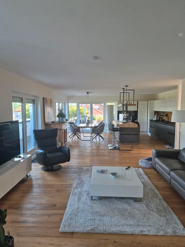 4 Zimmer Wohnung mit 165 m² in Nettetal – Bild 1