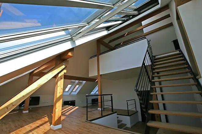 2 Zimmer Wohnung mit 129 m² in Hamburg – Bild 1