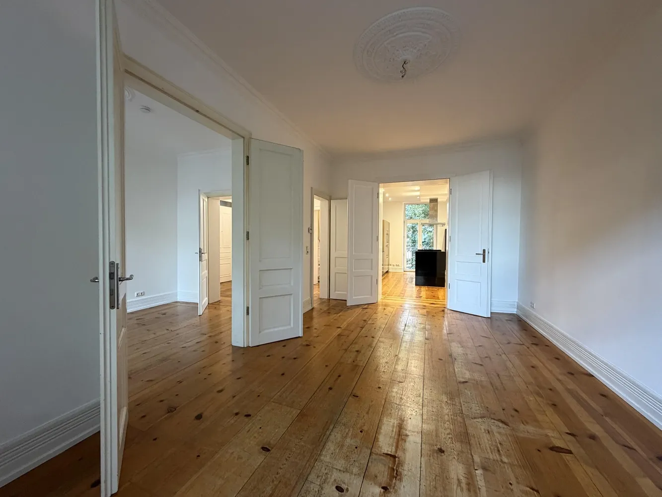 3 Zimmer Wohnung mit 101 m² in Frankfurt am Main – Bild 2