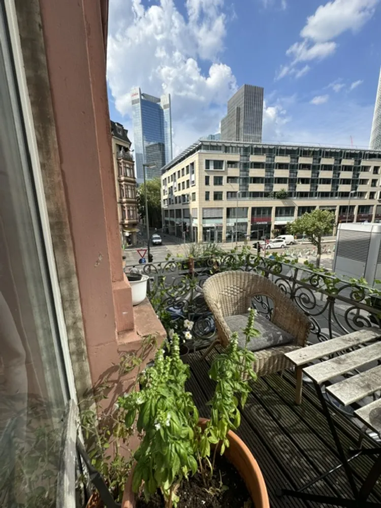 4 Zimmer Wohnung mit 100 m² in Frankfurt am Main – Bild 1