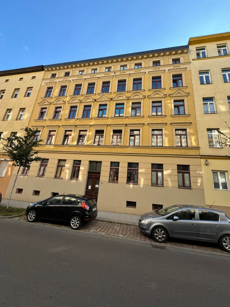 4 Zimmer Wohnung mit 100 m² in Halle (Saale) – Bild 2