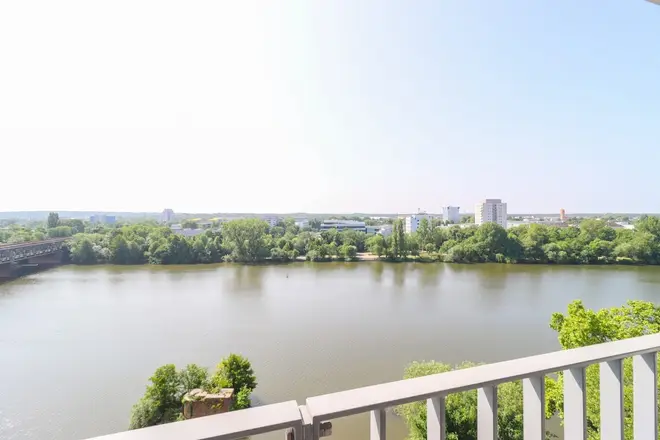 3 Zimmer Wohnung mit 94 m² in Frankfurt am Main – Bild 2