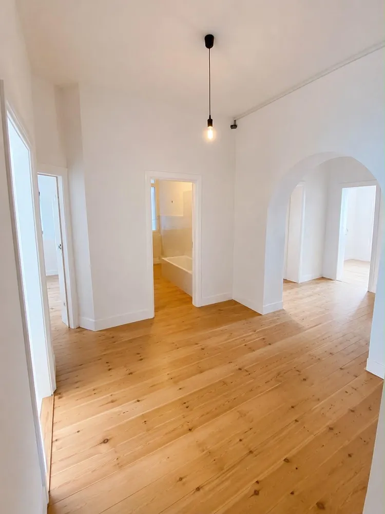5 Zimmer Wohnung mit 120 m² in Frankfurt am Main – Bild 1