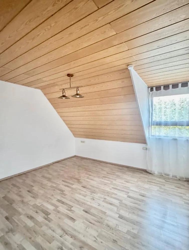 4 Zimmer Wohnung mit 91 m² in München – Bild 3