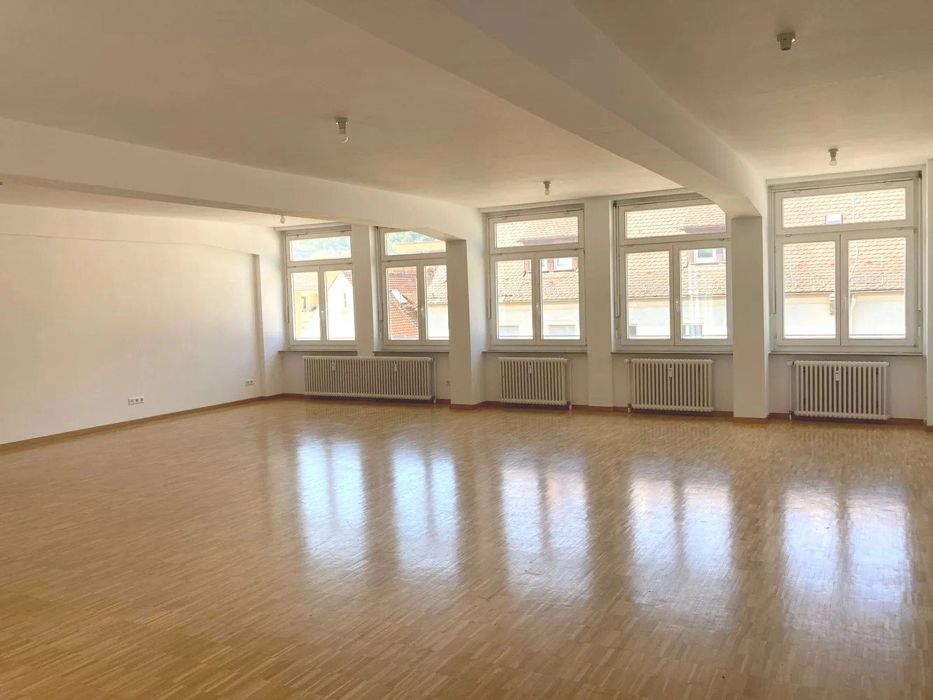 4 Zimmer Wohnung mit 162 m² in Stuttgart – Bild 1