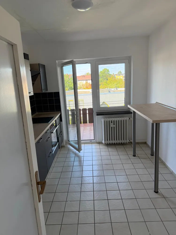 3 Zimmer Wohnung mit 78 m² in Karlsruhe – Bild 2