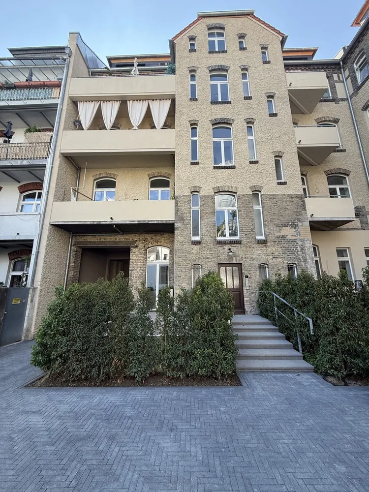 2 room apartment with 82 m² in Düsseldorf – Photo 1