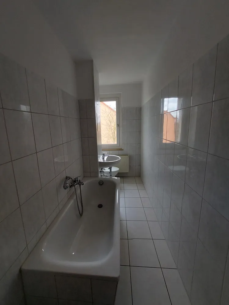 2 Zimmer Wohnung mit 48 m² in Weißenfels – Bild 2